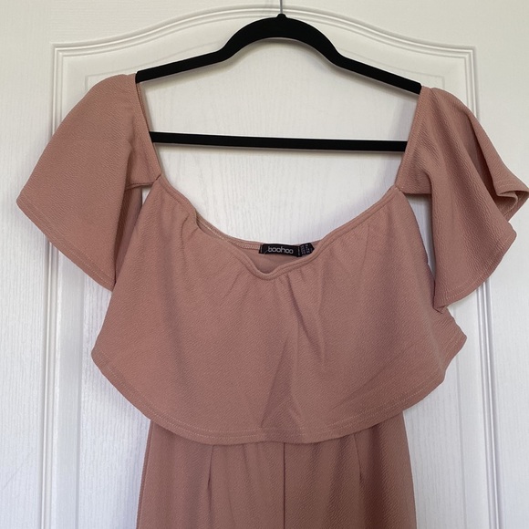 Boohoo Ava Off The Shoulder Ruffle Cullotte Jumpsuit Beige Size 10 NWT - Picture 3 of 8